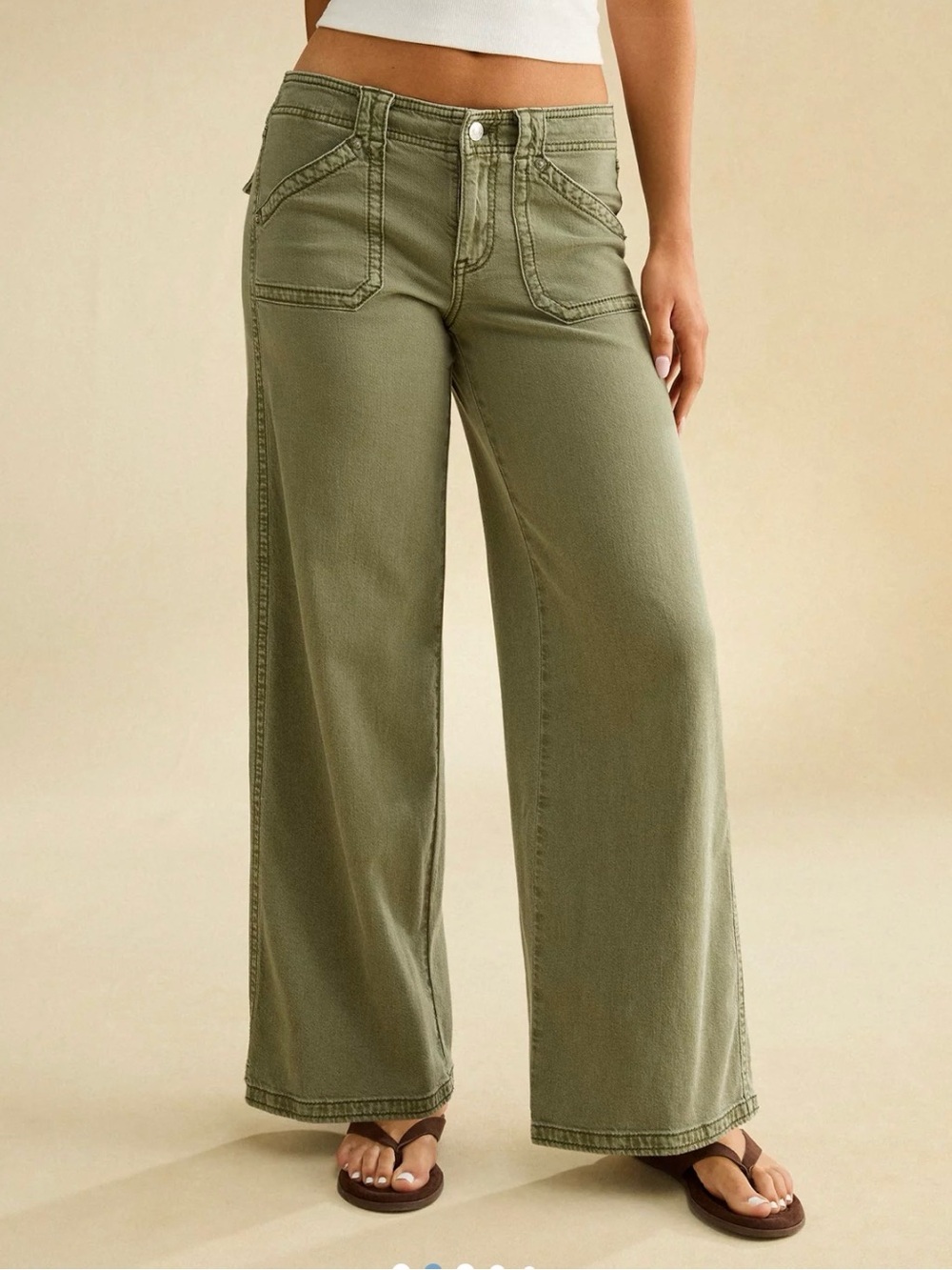 Like New American Eagle Low Rise Ultra Wide Leg Pant